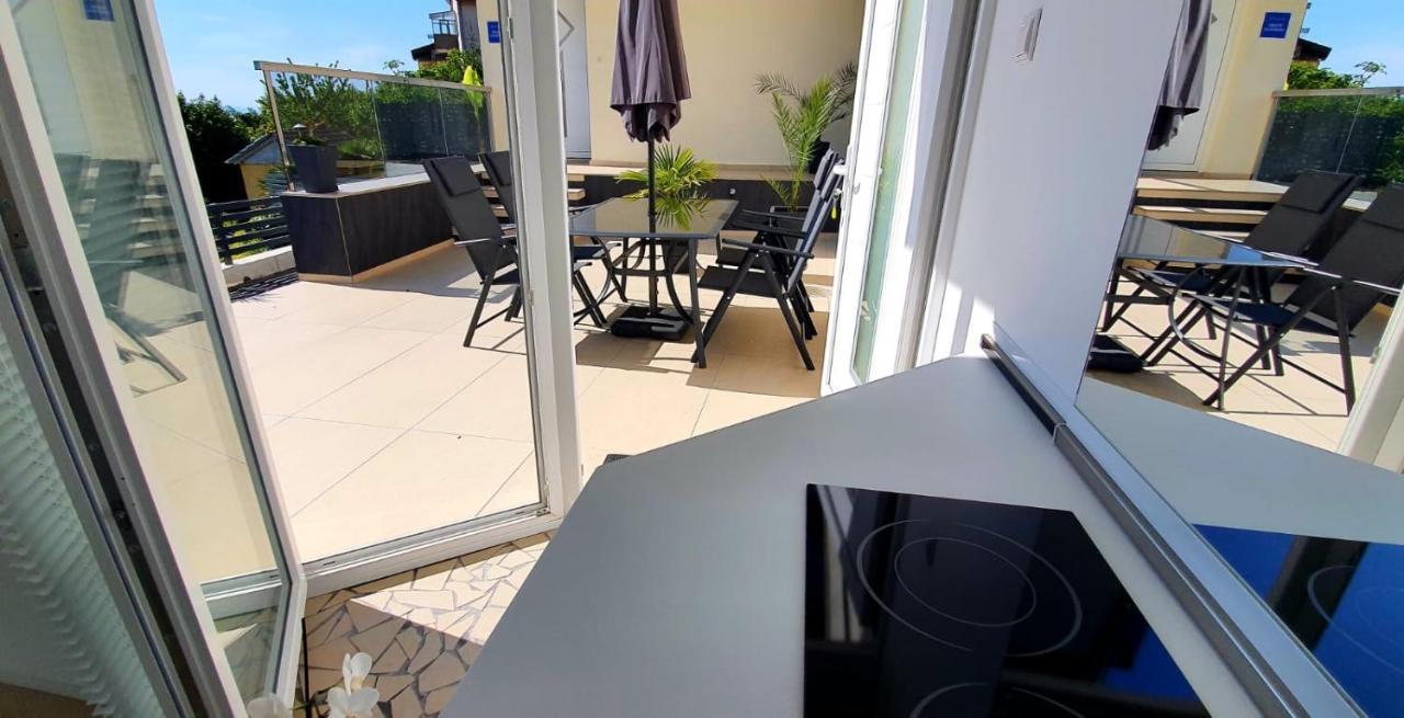 Penthouse Jacuzzi & Pool Apartmants Opatija Exteriör bild