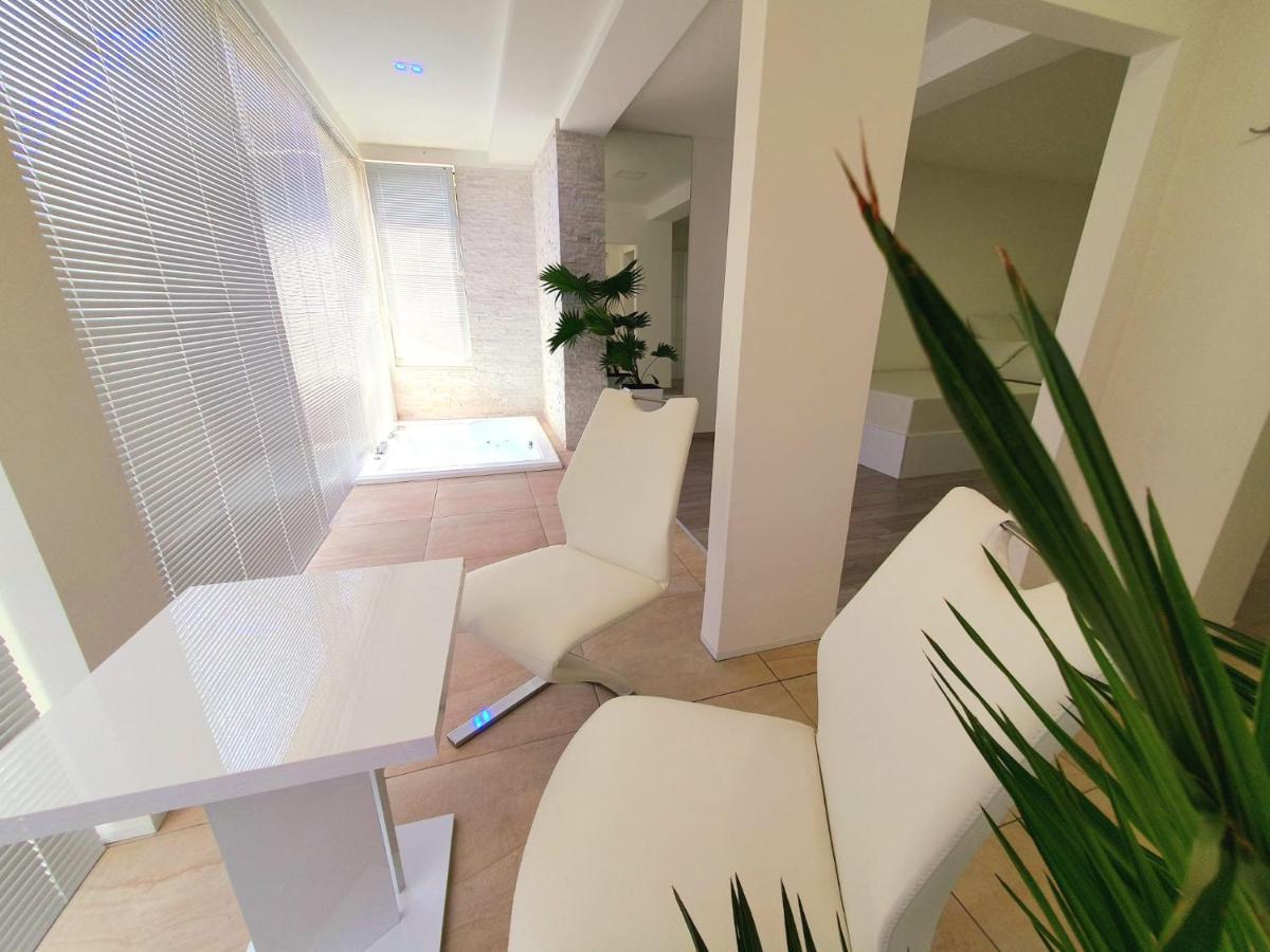 Penthouse Jacuzzi & Pool Apartmants Opatija Exteriör bild