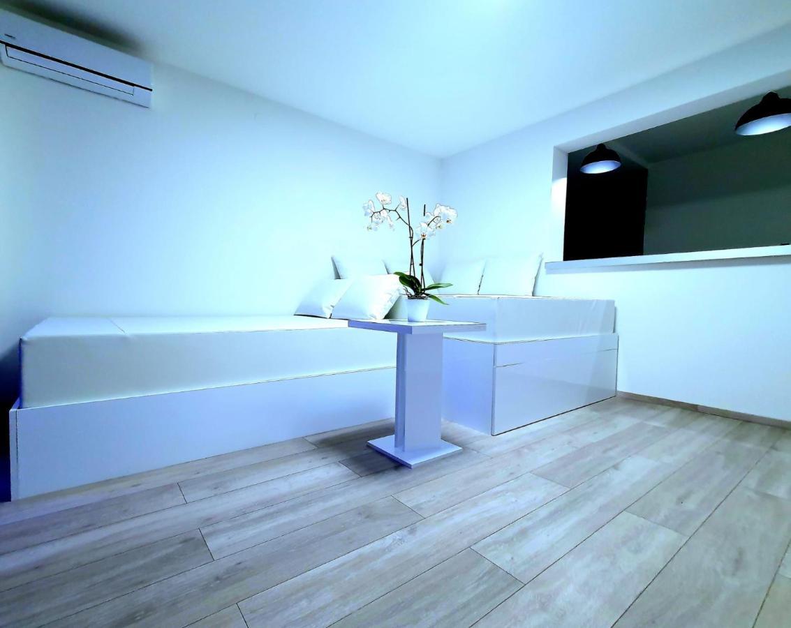 Penthouse Jacuzzi & Pool Apartmants Opatija Exteriör bild