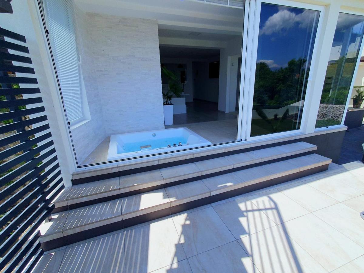 Penthouse Jacuzzi & Pool Apartmants Opatija Exteriör bild