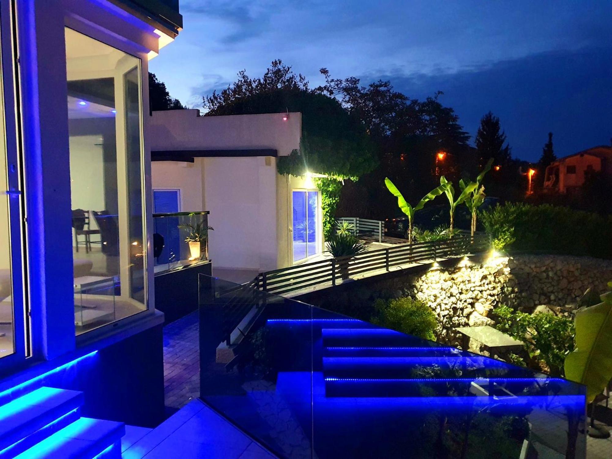 Penthouse Jacuzzi & Pool Apartmants Opatija Exteriör bild