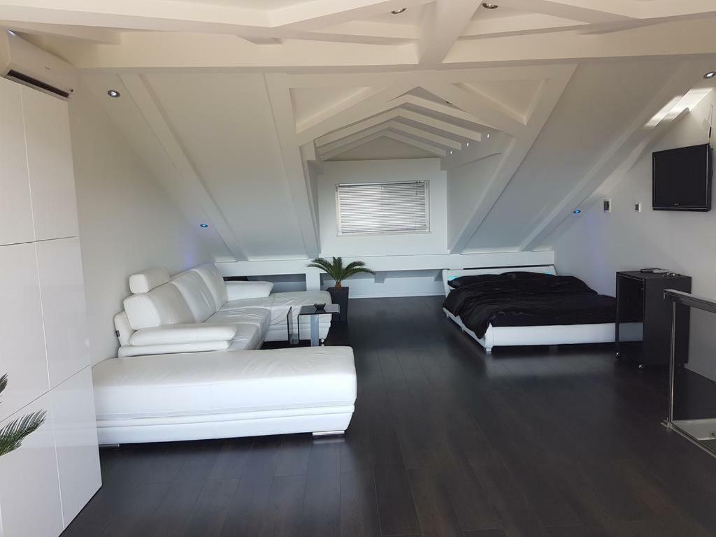 Penthouse Jacuzzi & Pool Apartmants Opatija Exteriör bild